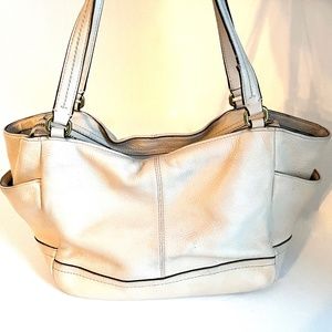😍🌻. COACH #26368 Leather Beige Off-White Tote